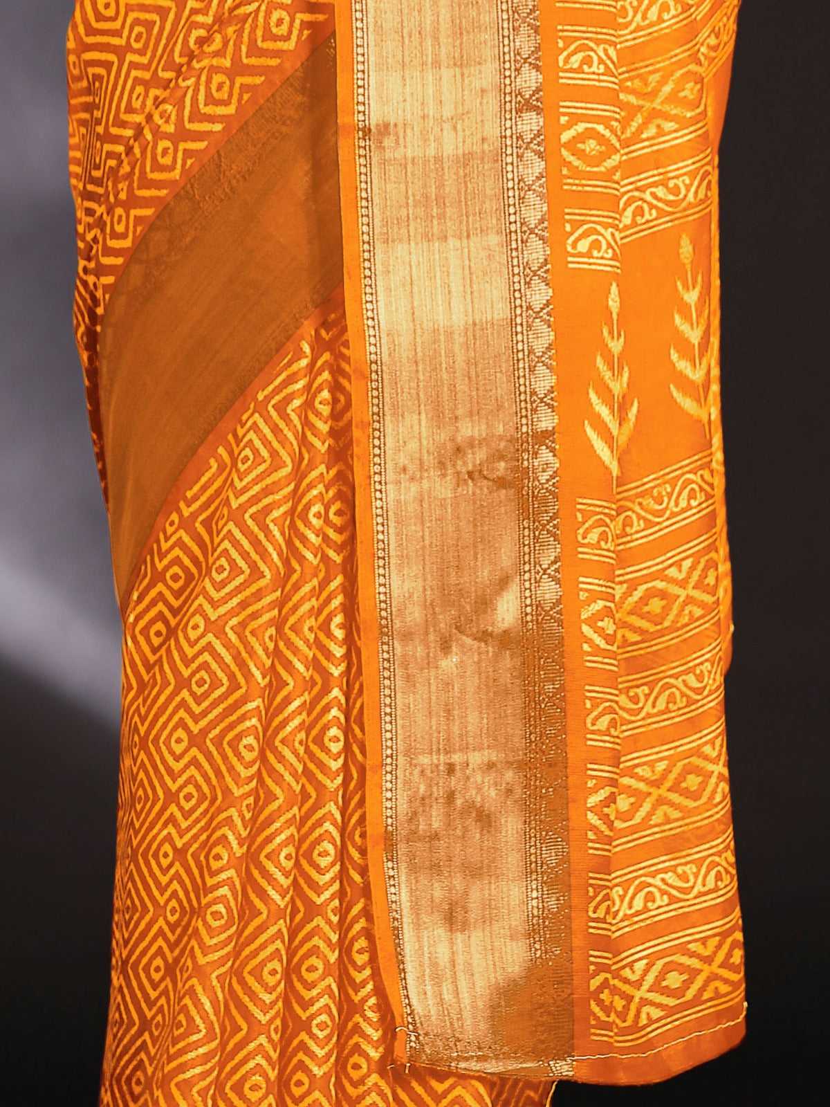 Leheriya Zari Sungudi Saree
