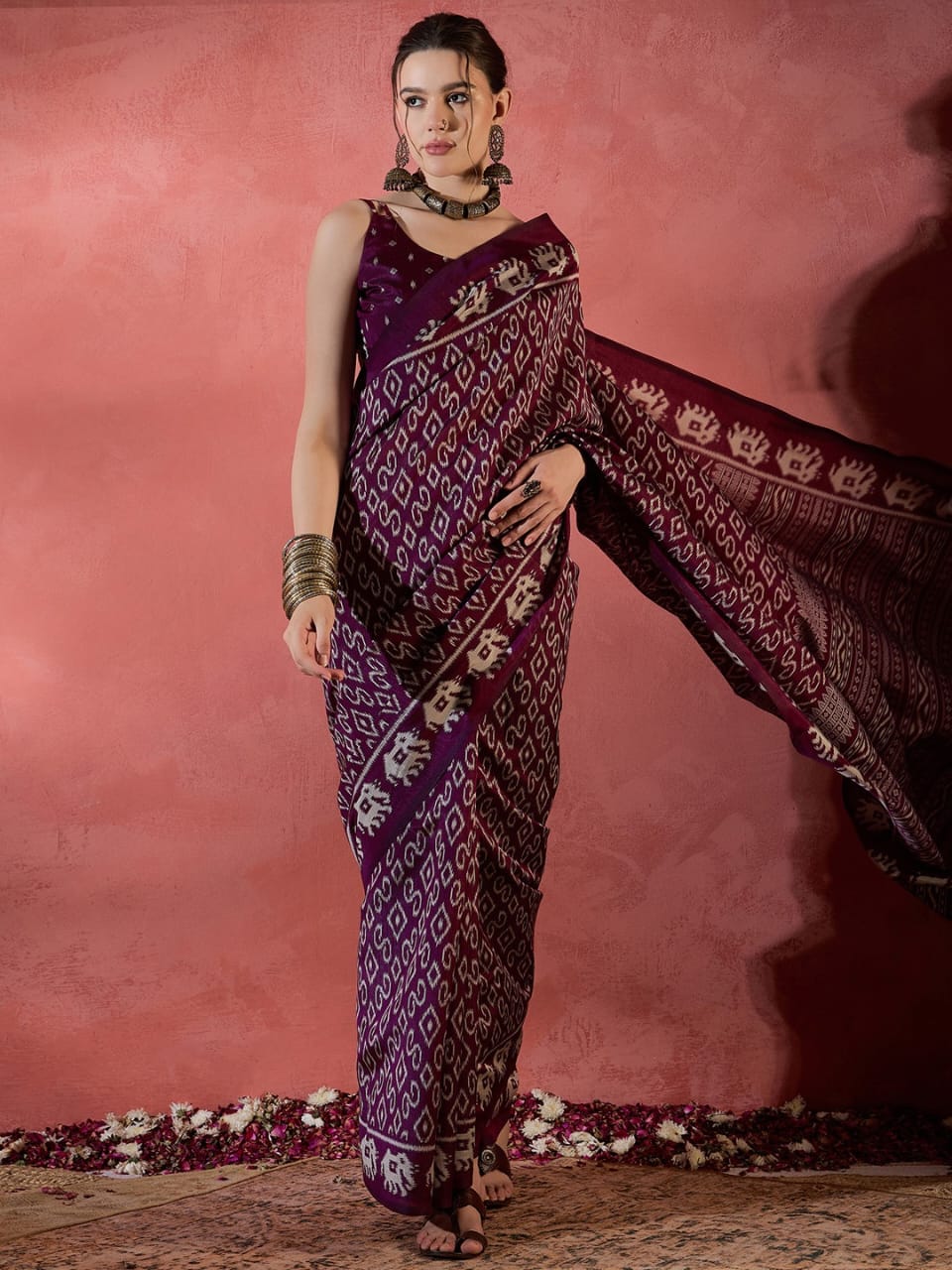 Ethnic Motifs Silk Blend Ikat Saree